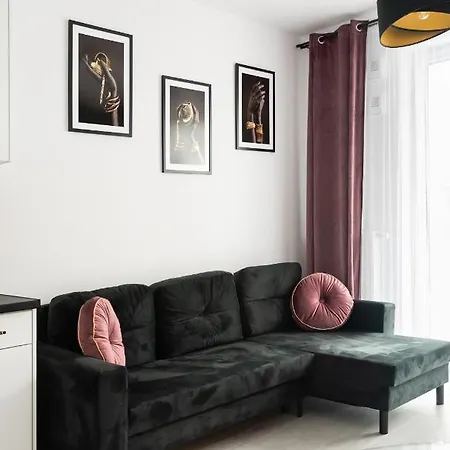 Lopuszanska Burgundy Luxury * 华沙