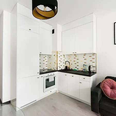 Lopuszanska Burgundy Luxury Warszawa